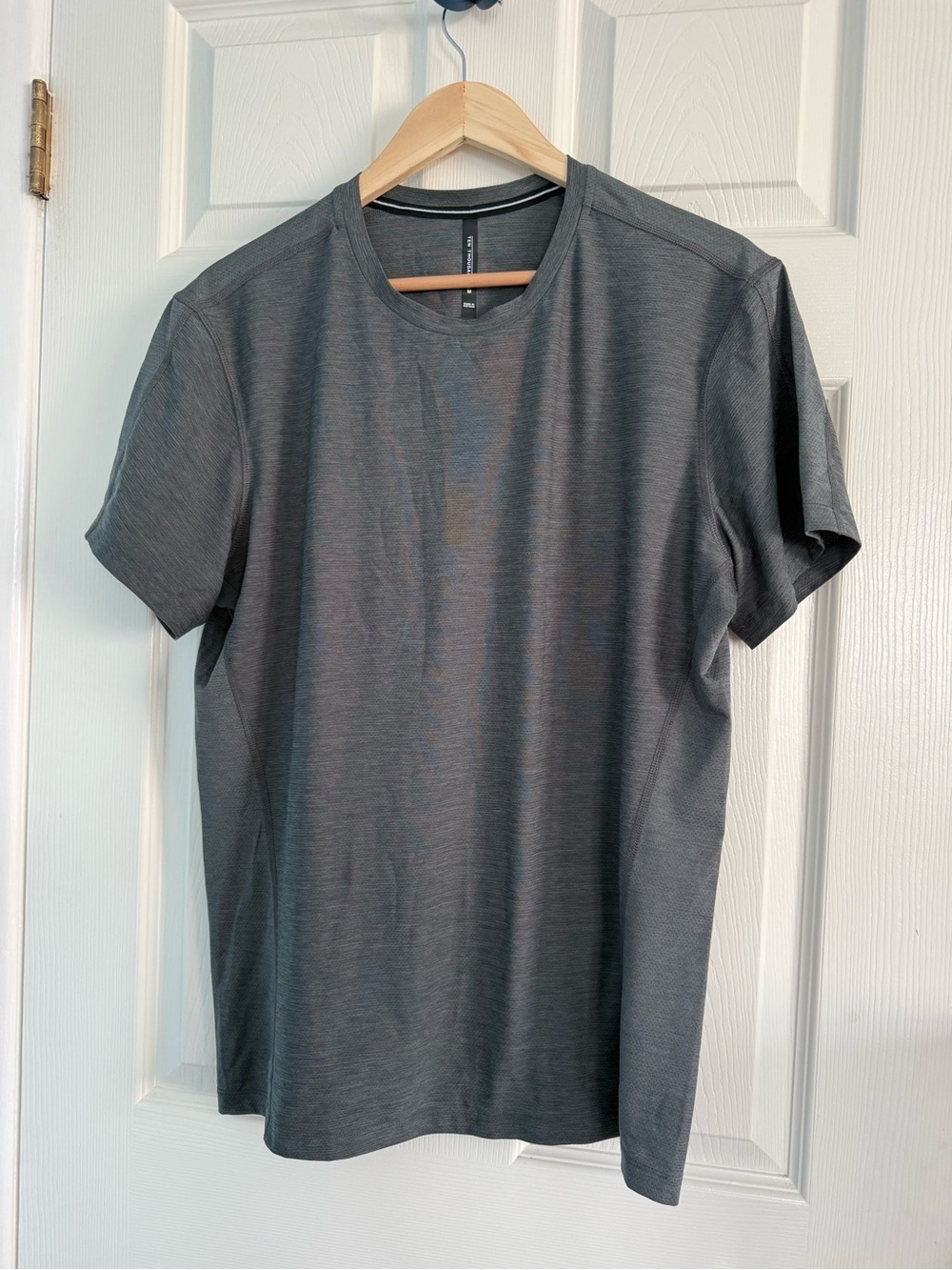 Ten Thousand The Versatile Tee Shirt Short Sleeve Gray NEW Medium M